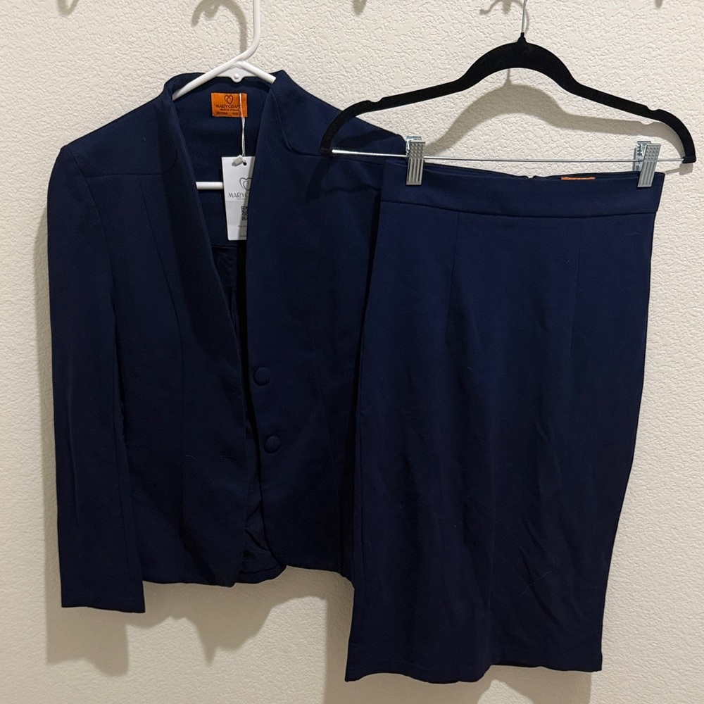Elegant Navy Blue Women's Dress Suit